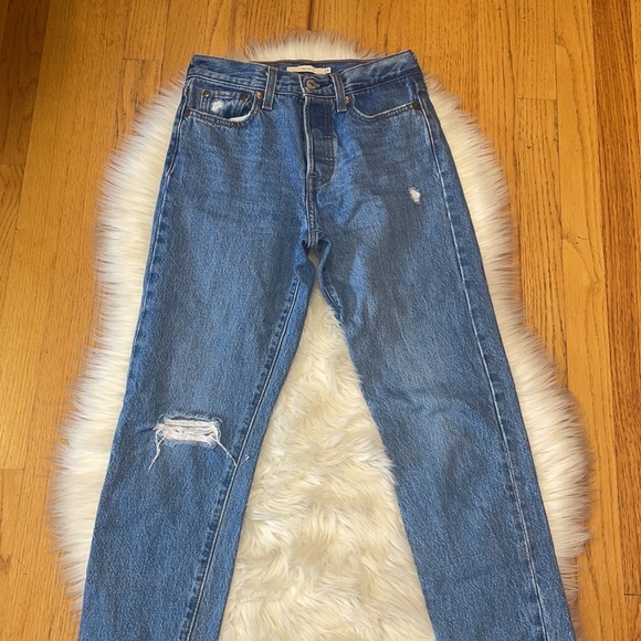 Levi’s Quality Premium Wedgie Denim Jeans - Picture 2 of 9